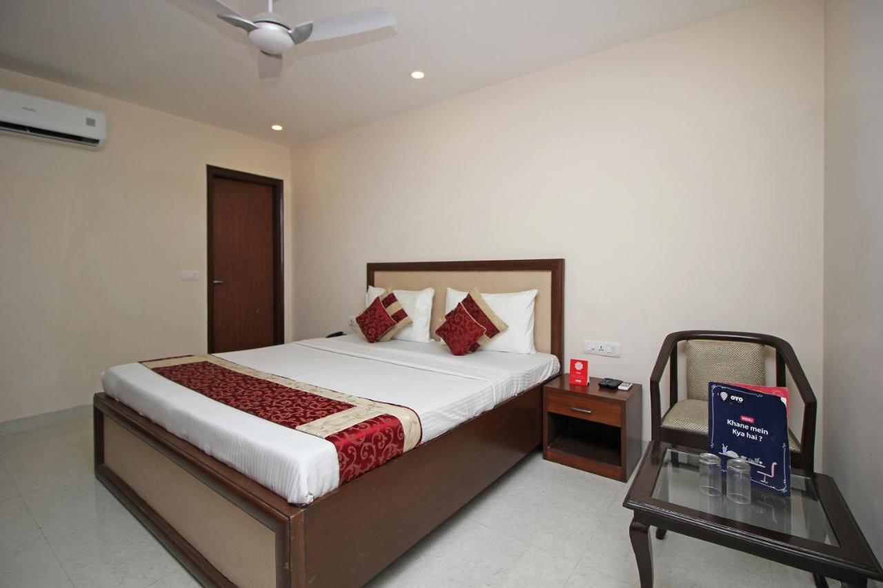 Oyo Hotel Blu Pebbles Near Delhi Airport Nova Deli Exterior foto
