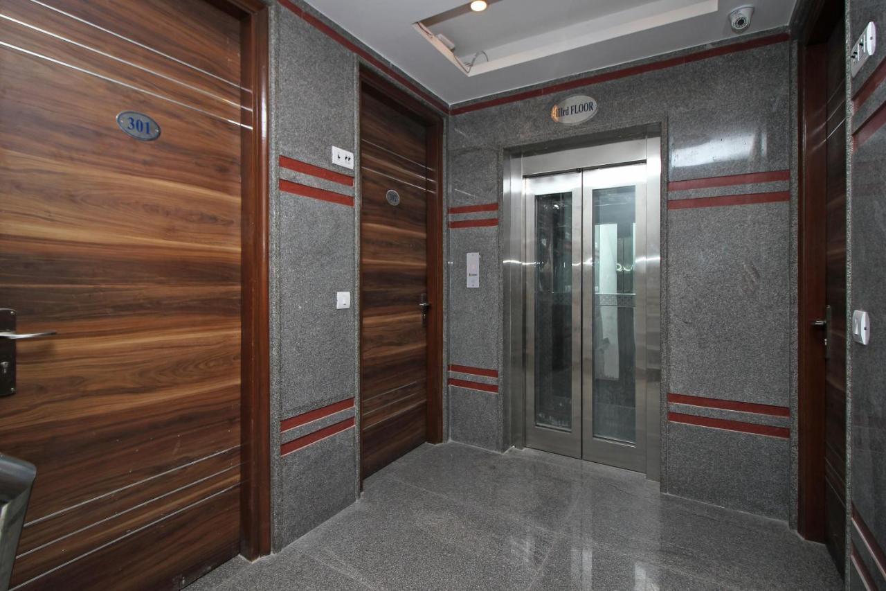 Oyo Hotel Blu Pebbles Near Delhi Airport Nova Deli Exterior foto
